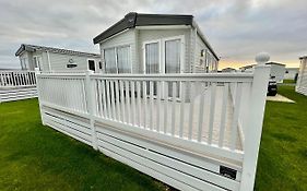 Luxury 3 Bedroom Caravan Between Perranporth And Newquay, Cornwall